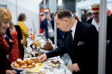 Marszałek Władysław Ortyl zwiedza stoiska