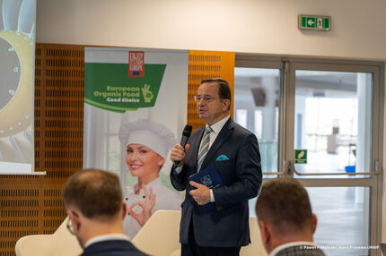 Prezentacje programowe streamingowane przez koordynatora projektu “Organic farming - Green Future, Promotion of organic food in UAE” by Polska Ekologia