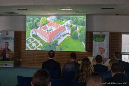 Prezentacje programowe streamingowane przez koordynatora projektu “Organic farming - Green Future, Promotion of organic food in UAE” by Polska Ekologia