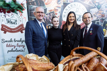  Marszałek Władysław Ortyl zwiedza stoiska