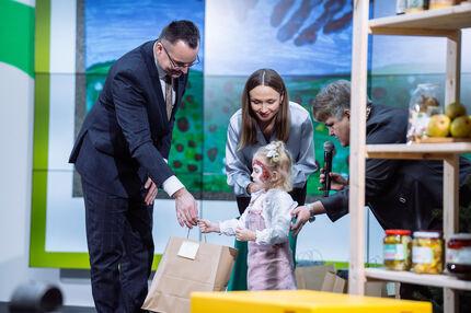 Rozdanie nagród dla uczestników konkursów.