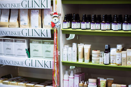 Stoisko wystawiennicze z kosmetykami