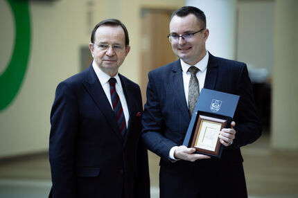 Marszałek Władysław Ortyl i Prezes Marcin Fujarowicz na scenie