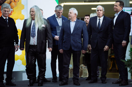 Pszczelarze na scenie